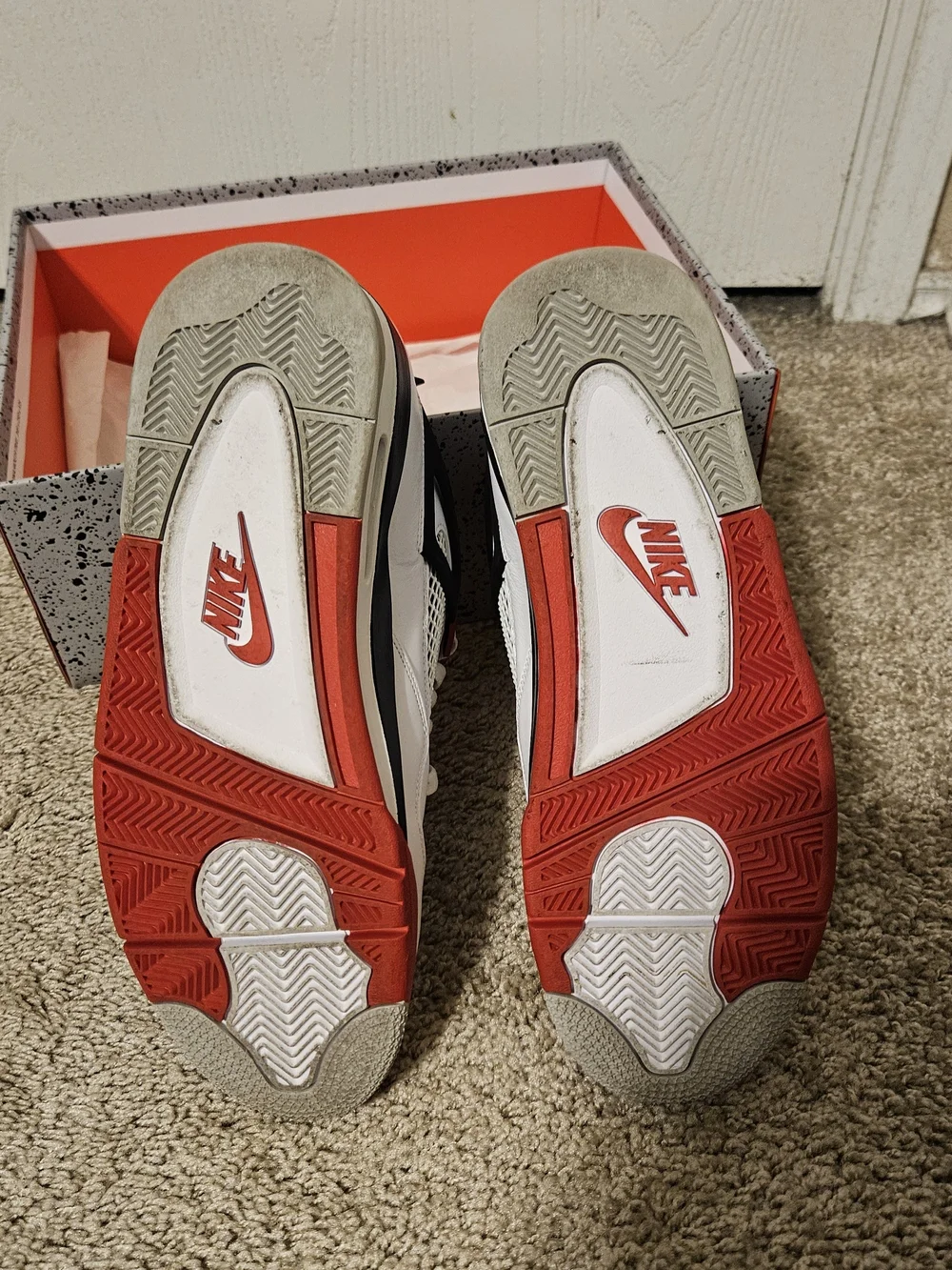 Retro Jordan 4's Fire Red